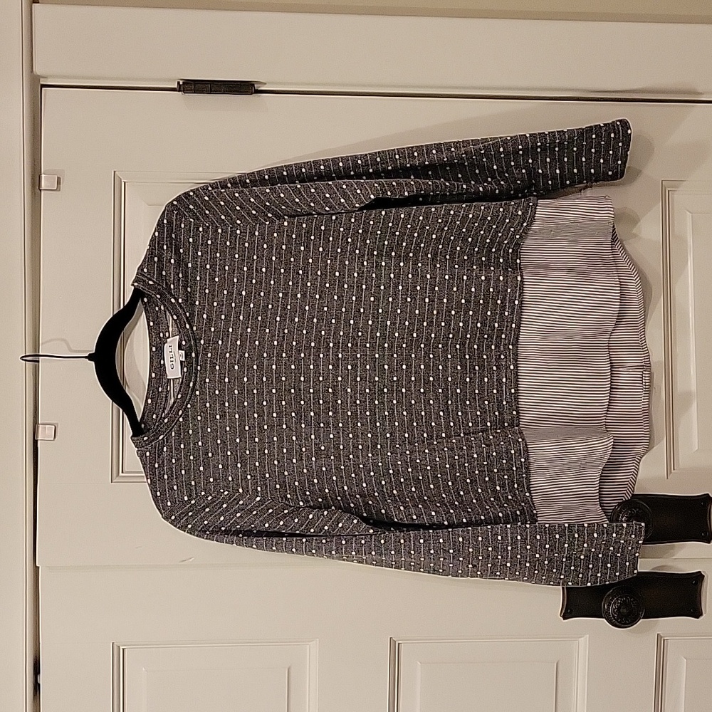 Gilli Gray and White Polkadot Top